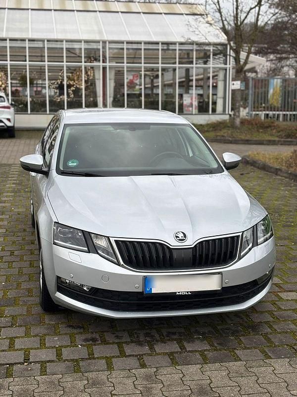 Gebraucht Skoda Octavia Ambition 116 PS (85 kW) 2017 Silber Limousine