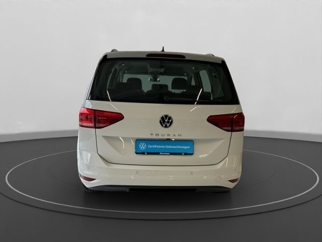 Gebraucht VW Touran Highline 150 PS (110 kW) 2023 Weiß Van / Kleinbus