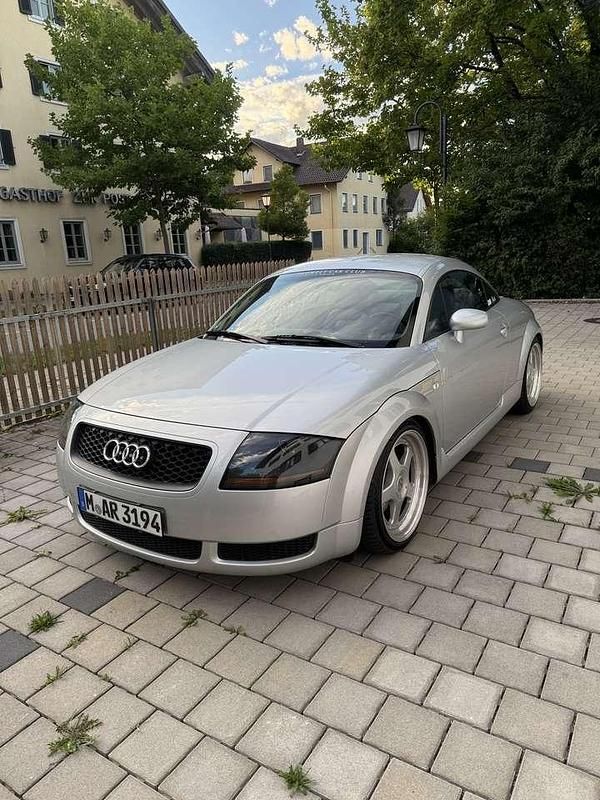 Silber Gebraucht 2003 Audi TT Sport Coupé | 9.999 € (Etwas zu teuer) - Bild 1/4