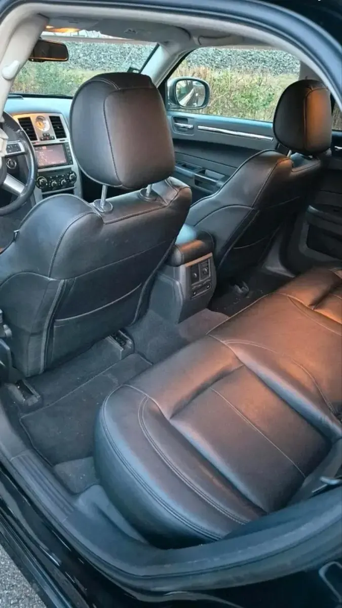 Usado Chrysler 300C 218 CV (160 kW) 2010 Negro Familiar