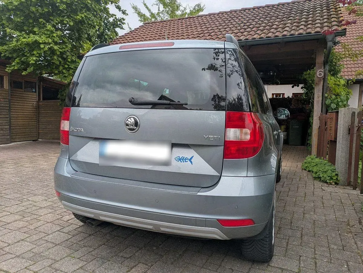 Gebraucht Skoda Yeti Cool Edition 110 PS (80 kW) 2016 Grau SUV