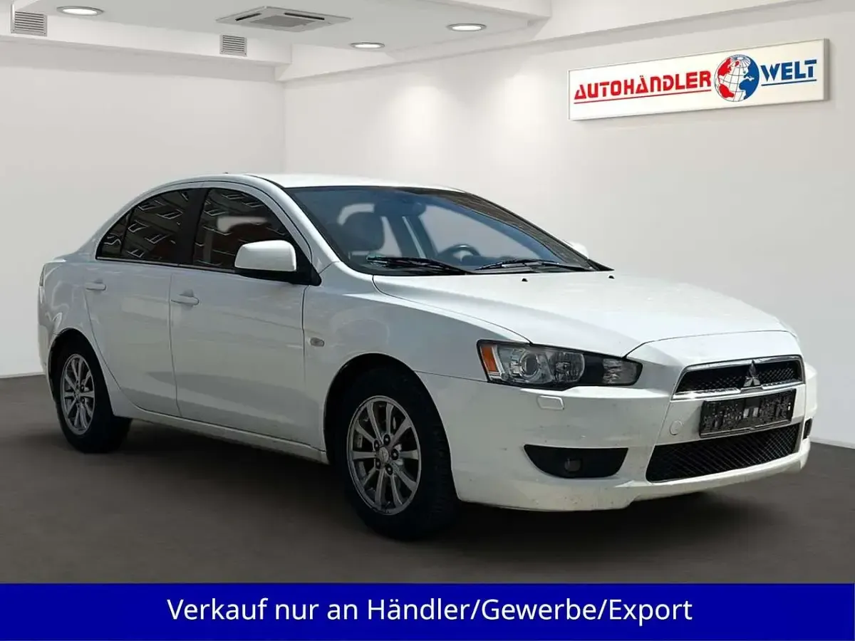 Gebraucht Mitsubishi Lancer 117 PS (86 kW) 2011 Weiss Limousine