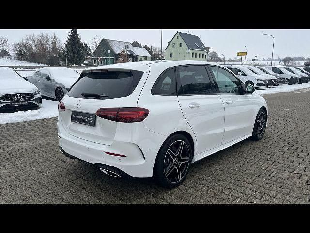 Gebraucht Mercedes B250 AMG line 224 PS (164 kW) 2024 Van / Kleinbus