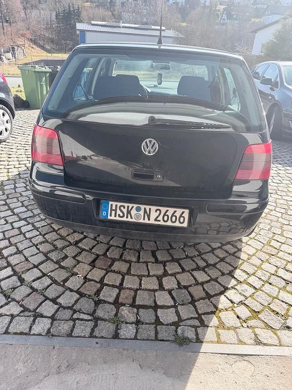 Gebraucht VW Golf IV 115 PS (84 kW) 2000 Schwarz Kleinwagen