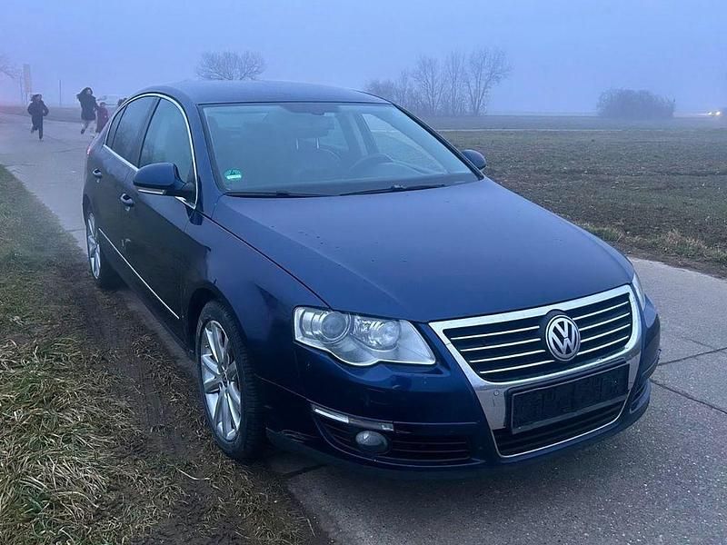 Gebraucht VW Passat Highline 140 PS (102 kW) 2006 Blau Limousine