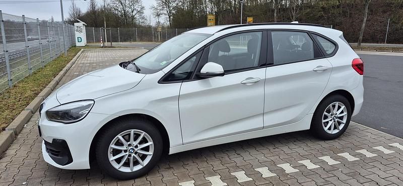 Gebraucht BMW 218 Advantage 140 PS (102 kW) 2019 Weiß Kombi