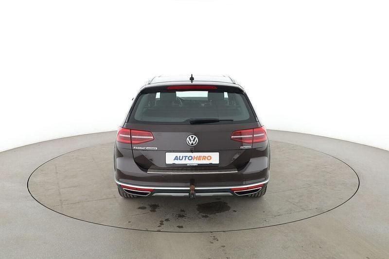 Gebraucht VW Passat Alltrack 190 PS (139 kW) 2018 Violett Kombi