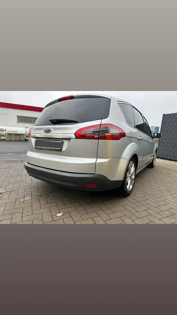 Gebraucht Ford S-MAX Titanium 163 PS (119 kW) 2011 Silber Van / Kleinbus