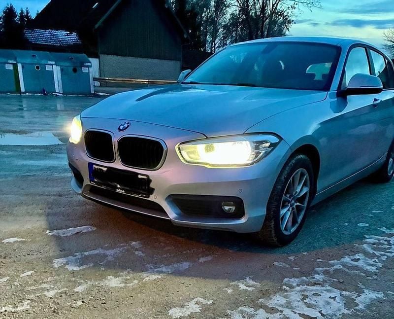 Silber Gebraucht 2019 BMW 118 Kleinwagen | 17.199 € (Guter Preis) - Bild 1/4