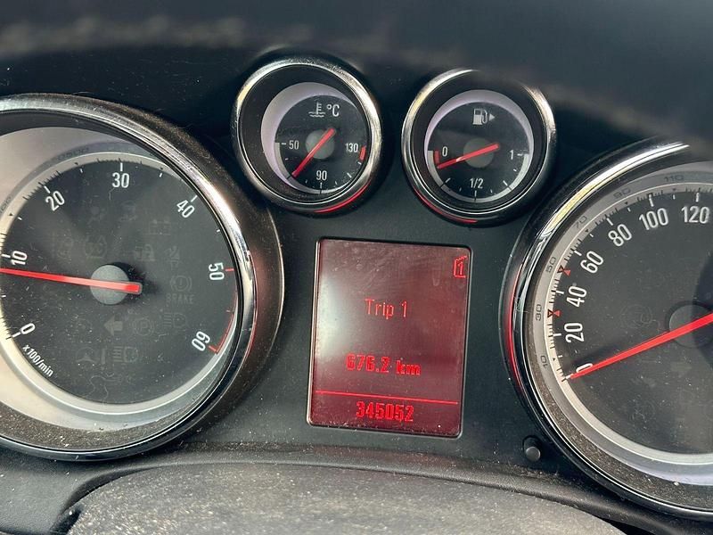 Gebraucht Opel Astra Edition 160 PS (117 kW) 2011 Grau Limousine