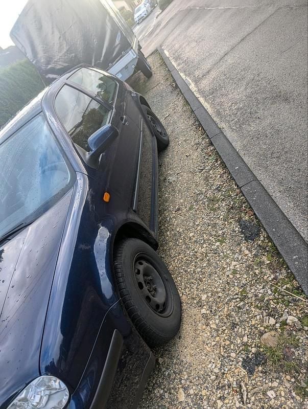 Gebraucht VW Golf IV 75 PS (55 kW) 2000 Blau Kleinwagen