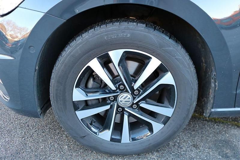 Gebraucht VW Touran IQ Drive 116 PS (85 kW) 2019 Grau Van / Kleinbus