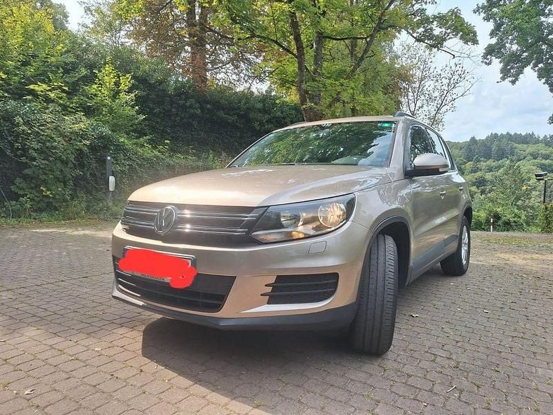 Gold Gebraucht 2013 VW Tiguan Life SUV | 6.999 € (Guter Preis) - Bild 1/4