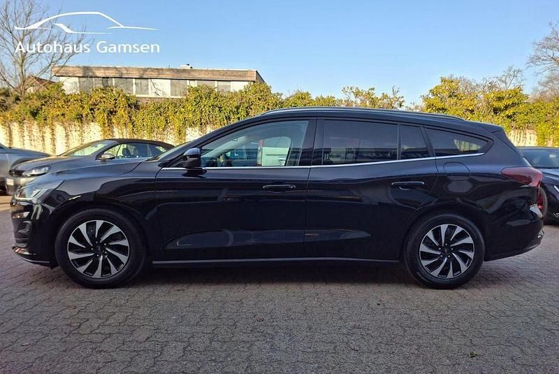 Gebraucht Ford Focus Titanium 120 PS (88 kW) 2022 Schwarz Limousine