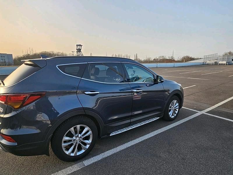 Gebraucht Hyundai Santa Fe Style 200 PS (147 kW) 2016 Blau SUV