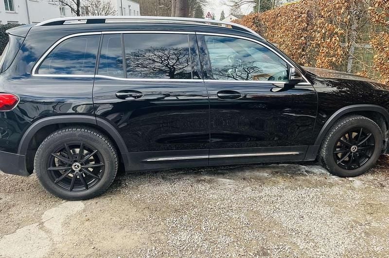 Gebraucht Mercedes GLB200 AMG line 163 PS (119 kW) 2020 SUV