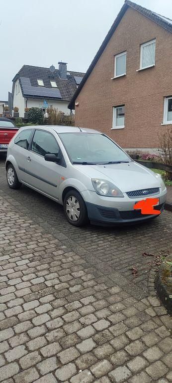 Gebraucht Ford Fiesta Style 60 PS (44 kW) 2007 Silber Kleinwagen