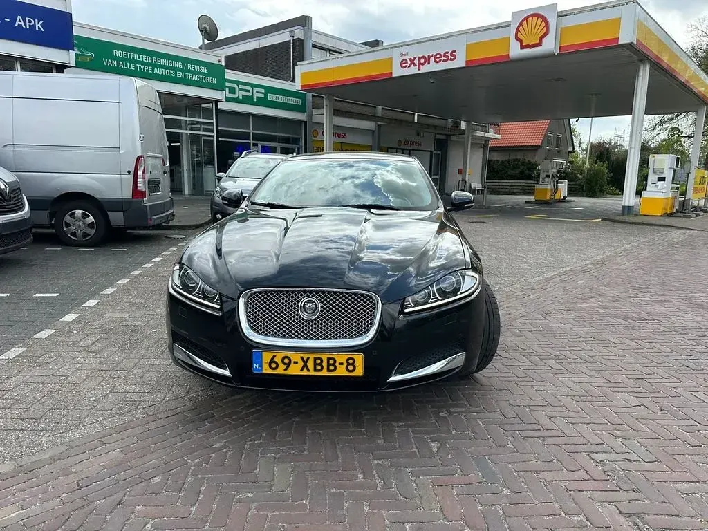 Gebraucht Jaguar XF 190 PS (139 kW) 2012 Schwarz Limousine