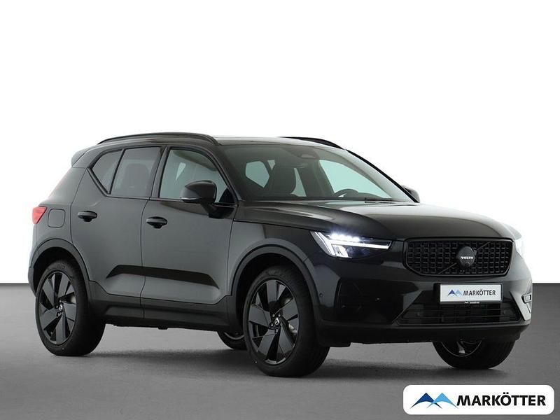 Neu Volvo XC40 Plus 197 PS (144 kW) 2025 Schwarz SUV