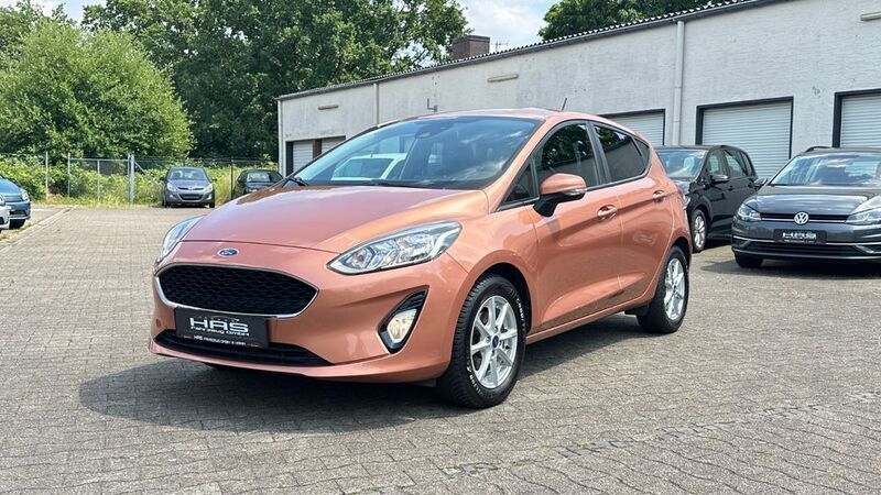 Grau Gebraucht 2018 Ford Fiesta Cool & Connect Kleinwagen | 8.990 € (Fairer Preis) - Bild 1/4