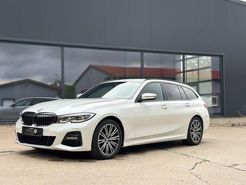 Weiß Gebraucht 2020 BMW 320 M Sport Kombi | 28.290 € (Fairer Preis) - Bild 1/4