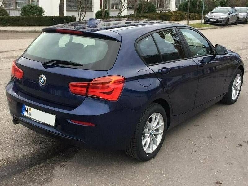 Gebraucht BMW 118 Sport Line 136 PS (100 kW) 2018 Blau Kleinwagen