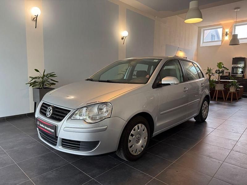 Silber Gebraucht 2005 VW Polo Comfortline Limousine | 5.499 € (Teuer) - Bild 1/4