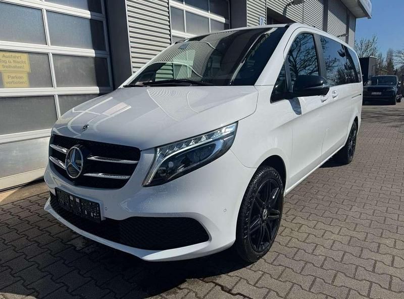 Gebraucht Mercedes V220 Avantgarde 190 PS (139 kW) 2023 Bergkristallweiss Van / Kleinbus
