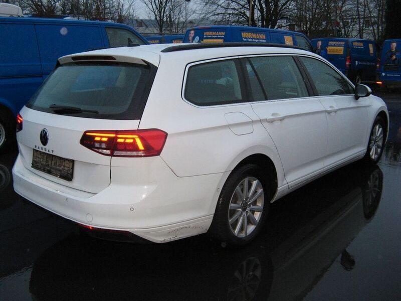 Gebraucht VW Passat Business 150 PS (110 kW) 2021 Weiß Limousine