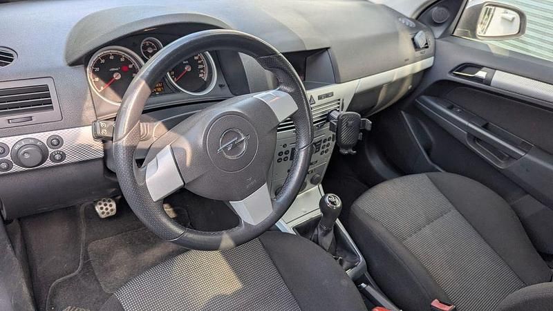 Gebraucht Opel Astra 105 PS (77 kW) 2005 Silber Limousine