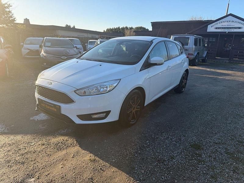 Gebraucht Ford Focus Business Edition 101 PS (74 kW) 2015 Weiß Limousine