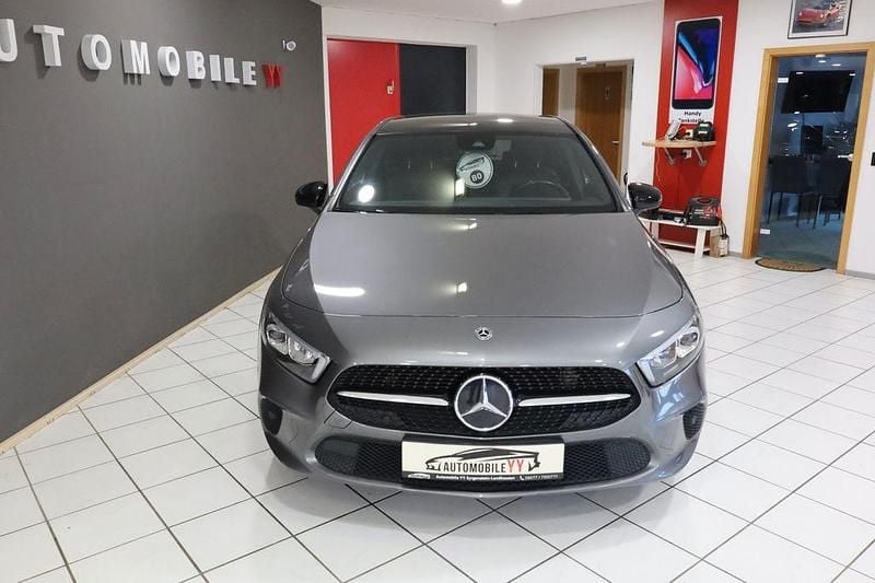 Gebraucht Mercedes A200 Sport 163 PS (119 kW) 2018 Grau Limousine