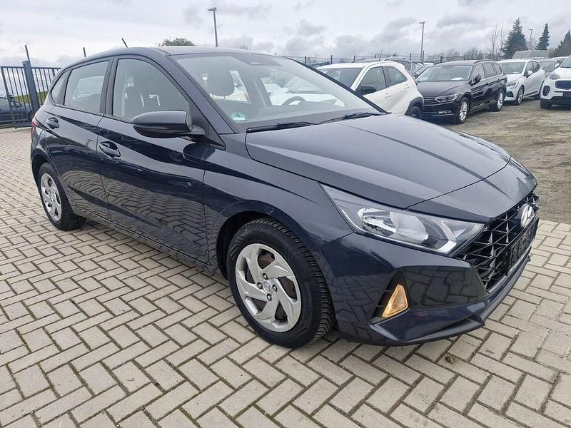 Gebraucht Hyundai i20 Select 101 PS (74 kW) 2020 Grau Kleinwagen