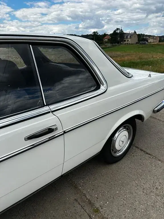 Gebraucht Mercedes 230 136 PS (100 kW) 1983 Weiß Coupé