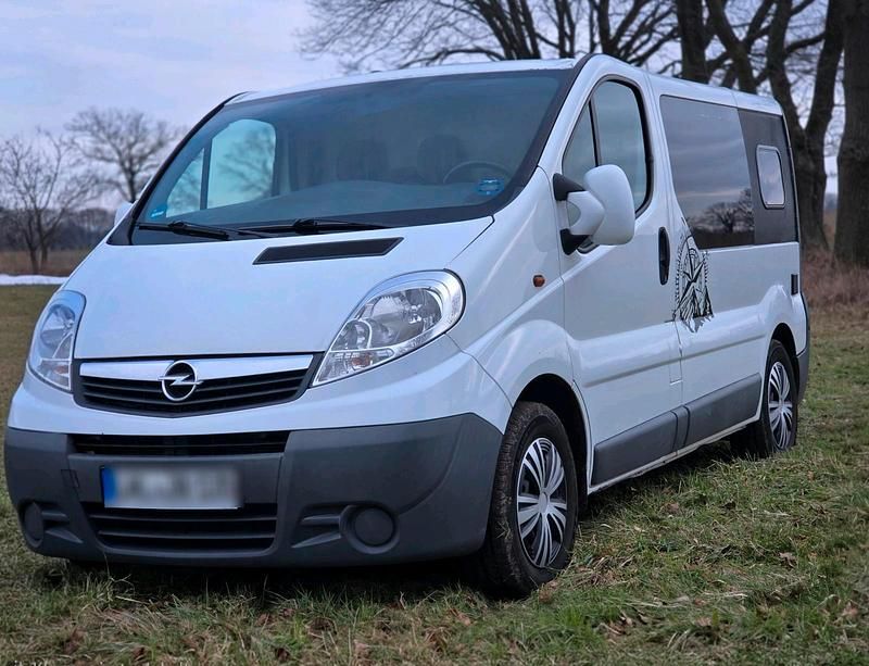 Gebraucht Opel Vivaro 145 PS (106 kW) 2010 Weiß Van / Kleinbus