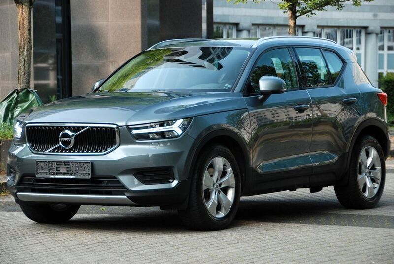 Grau Gebraucht 2019 Volvo XC40 Momentum SUV | 24.990 € (Guter Preis) - Bild 1/4