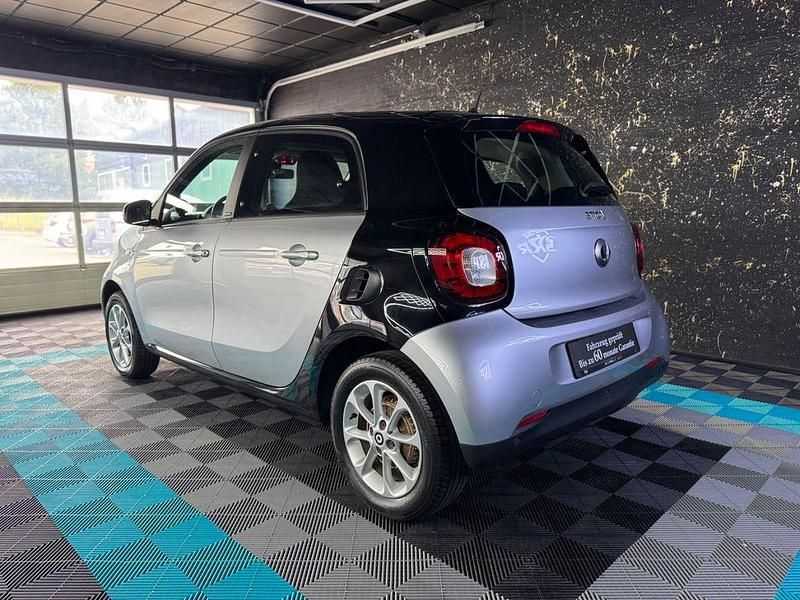 Gebraucht Smart ForFour Basis 90 PS (66 kW) 2016 Schwarz Kleinwagen