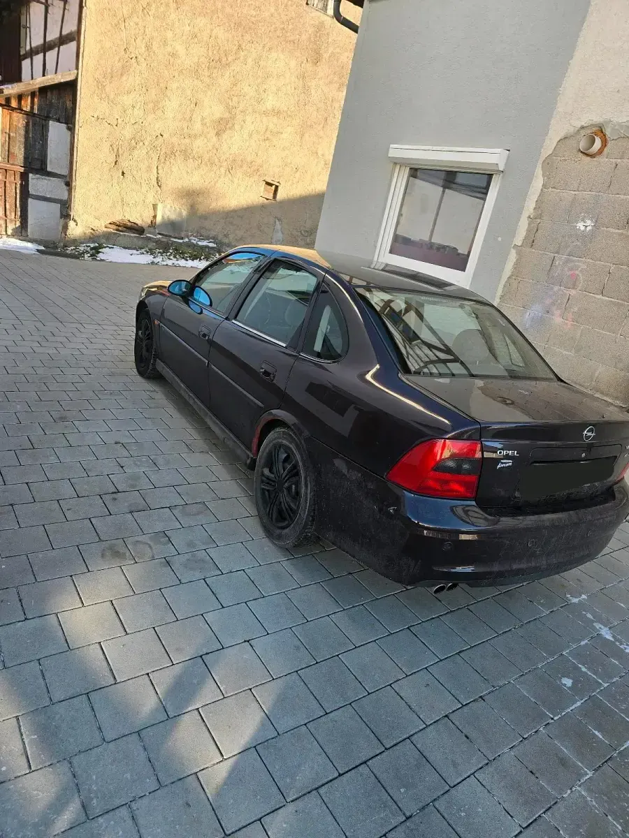 Gebraucht Opel Vectra 115 PS (84 kW) 2000 Violet Limousine
