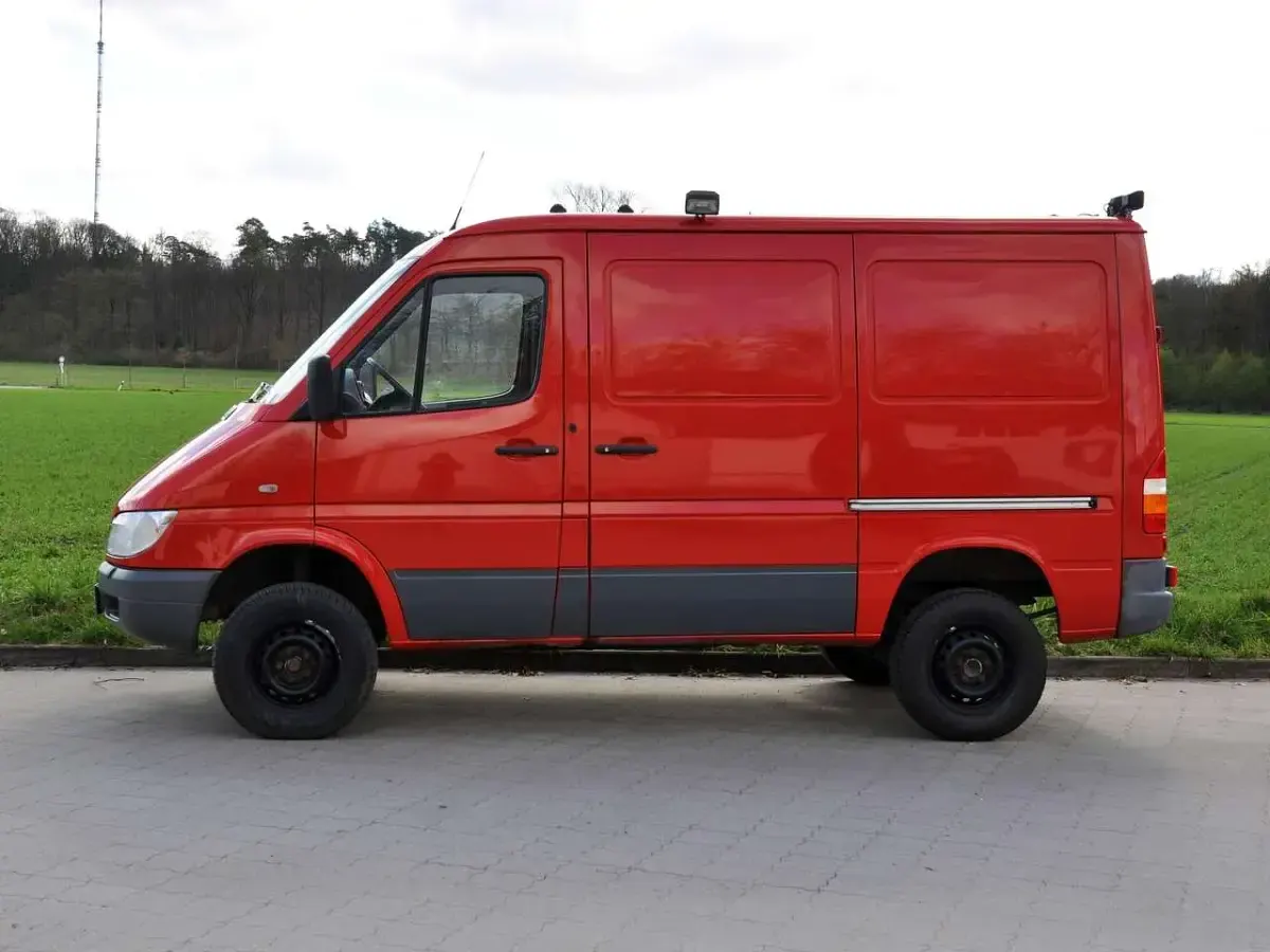 Gebraucht Mercedes Sprinter 156 PS (114 kW) 2003 Rot Van