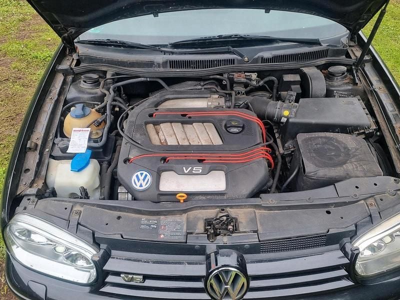 Schwarz Gebraucht 2000 VW Golf IV Highline Limousine | 2.600 € (Superpreis) - Bild 1/4