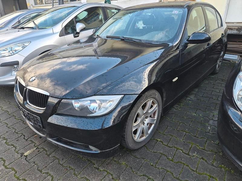 Schwarz Gebraucht 2005 BMW 320 Limousine | 1.000 € (Superpreis) - Bild 1/4