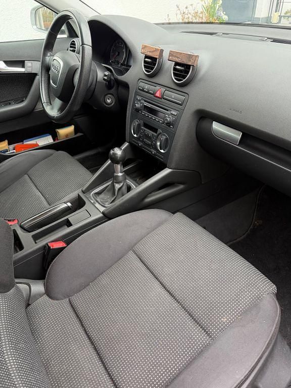 Gebraucht Audi A3 Ambiente 125 PS (91 kW) 2005 Silber Kleinwagen