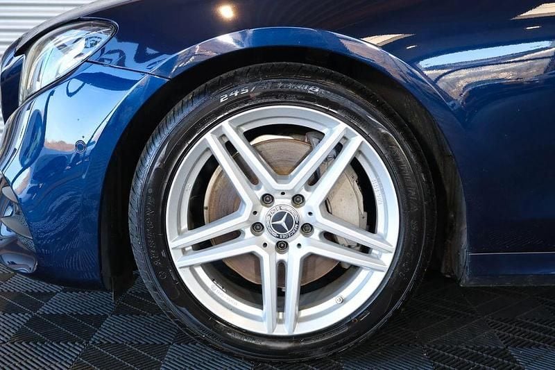 Gebraucht Mercedes E300 Avantgarde 231 PS (169 kW) 2016 Blau Limousine