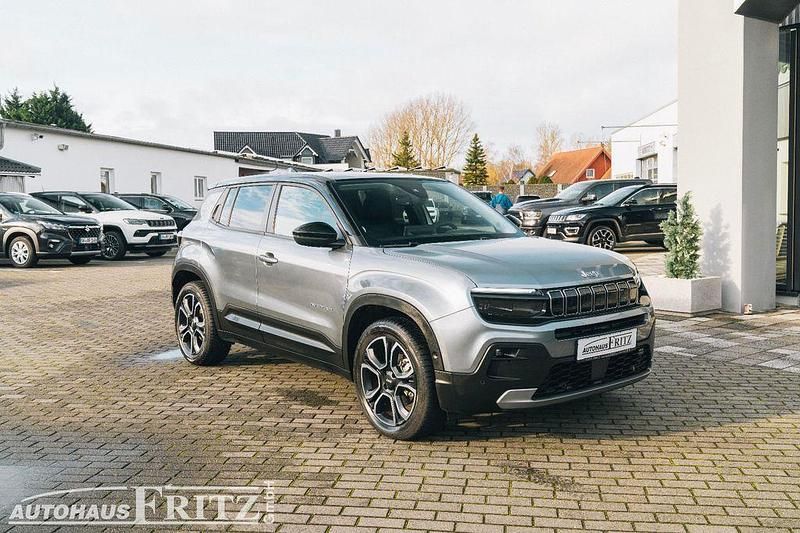 Grau Gebraucht 2023 Jeep Avenger EV Summit SUV | 23.870 € (Superpreis) - Bild 1/4