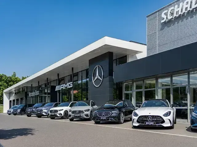 Gebraucht Mercedes GLB200 AMG line 150 PS (110 kW) 2025 Metalliclack spektralblau SUV