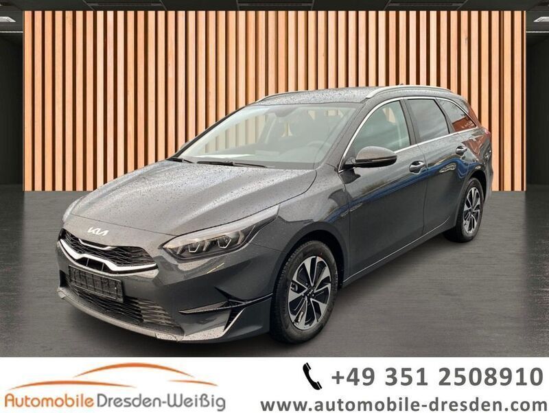 Dark penta metallic Neu 2024 Kia Ceed Sportswagon Kombi | 24.500 € (Superpreis) - Bild 1/4