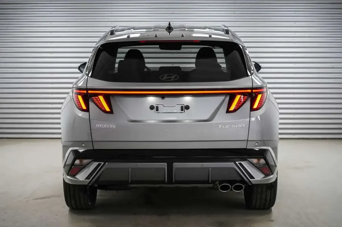 Neu Hyundai Tucson N Line 150 PS (110 kW) 2026 Shimmering silver metallic () SUV