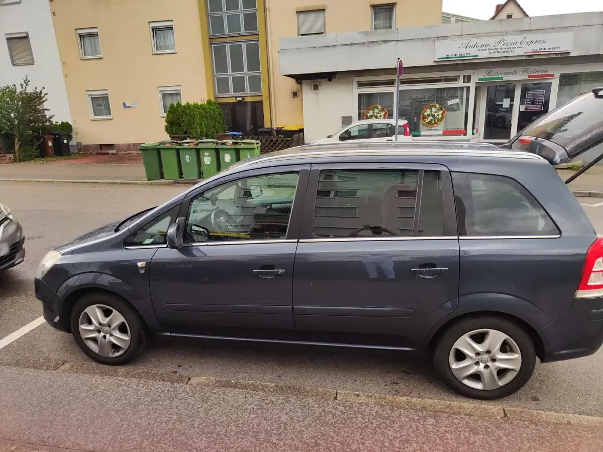 Gebraucht Opel Zafira 140 PS (102 kW) 2010 Blau Van / Kleinbus