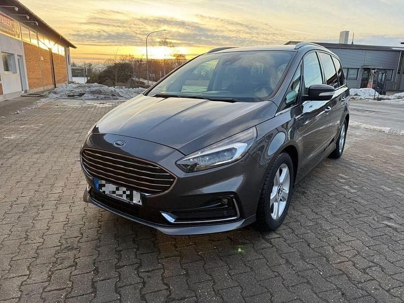 Grau Gebraucht 2016 Ford Galaxy Titanium Van / Kleinbus | 12.600 € (Superpreis) - Bild 1/4