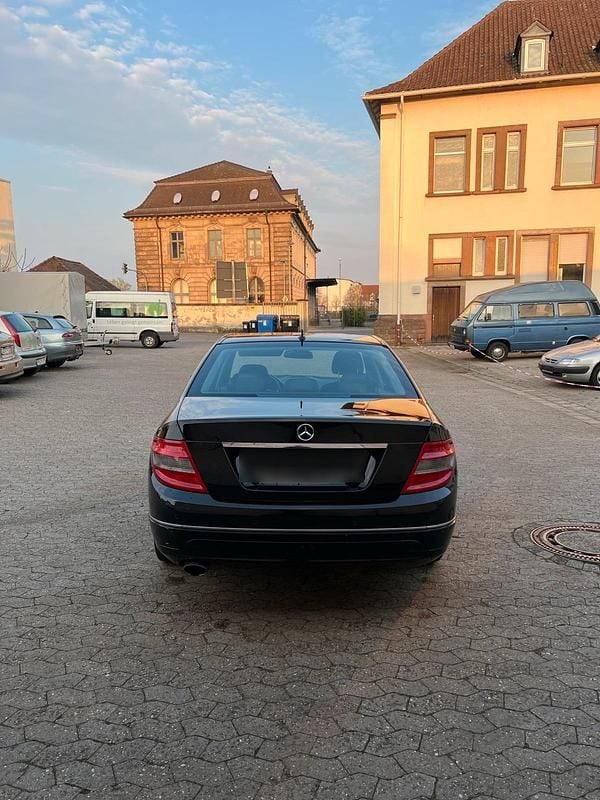 Gebraucht Mercedes C200 184 PS (135 kW) 2011 Schwarz Limousine